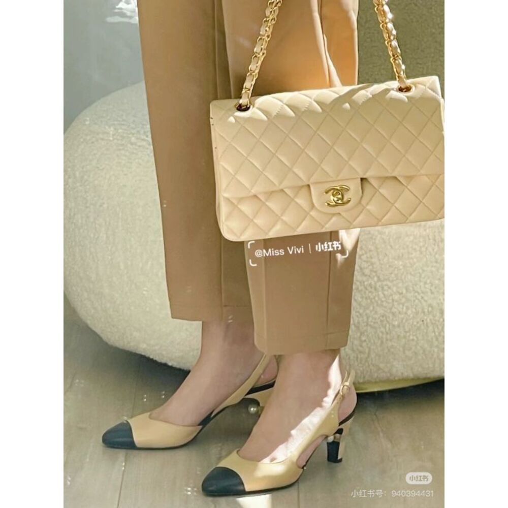 Chanel Women Pre-Loved Bag Very Good Condition - Picture 8 of 9